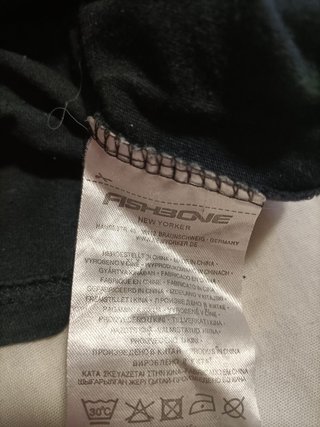 Camiseta Negra con Estampado de Póker