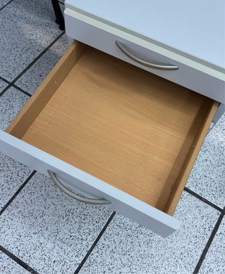 Cajonera de oficina con ruedas
