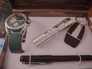 Set de Reloj Skyline con Accesorios