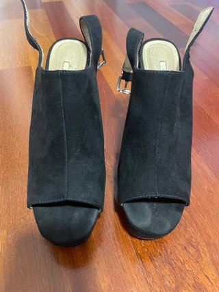 Sandalias Negras de Tacón