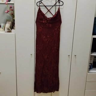 Vestido largo fiesta/invitada burdeos lentejuelas