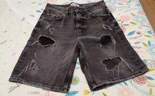 Pantalón vaquero corto Pull&Bear desgastado