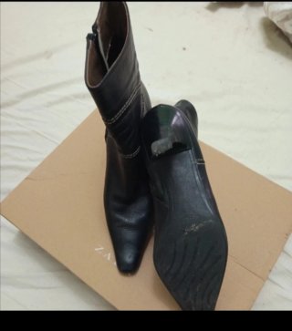 Botines Negros de Tacón