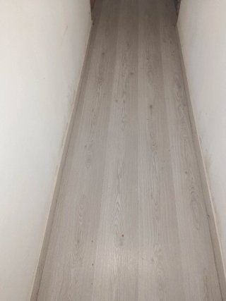 Instalación de tarima y pintura