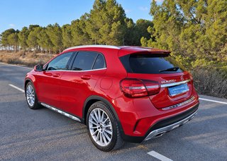 Mercedes-Benz GLA AMG 7G Techo nacional impecable