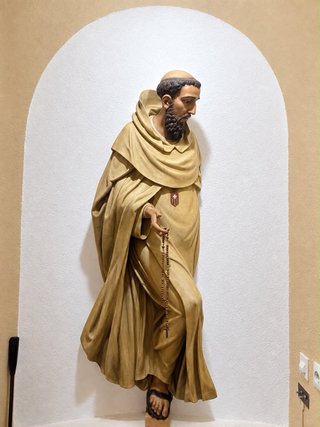 San Pedro de madera tallada