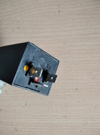 Regulador intermitentes Derbi Variant