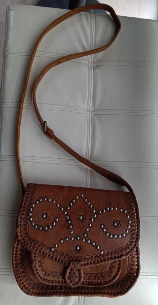Bolso de Cuero con Tachuelas