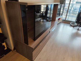 Mueble de salón madera y cristal