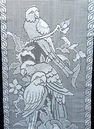 Cortina con pájaros tropicales