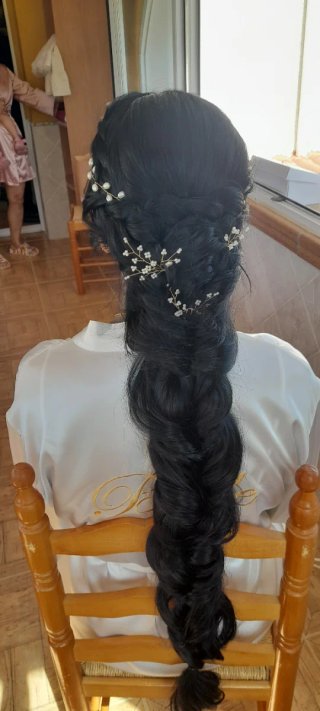 Peluquera y maquilladora a domicilio