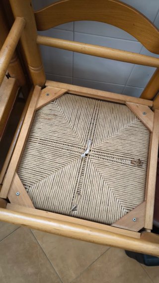Juego de 4 sillas de madera y yute en Gandia