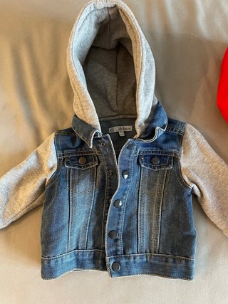 Lote 2 chaquetas bebé 6 meses.
