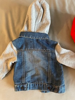 Lote 2 chaquetas bebé 6 meses.