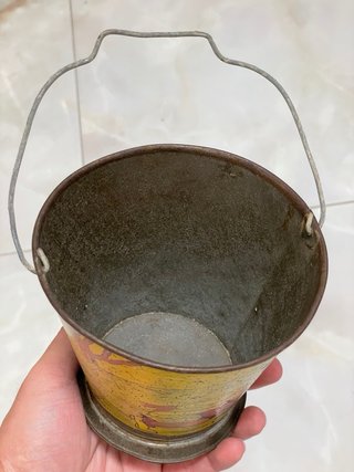 Cubo de Hojalata Antiguo