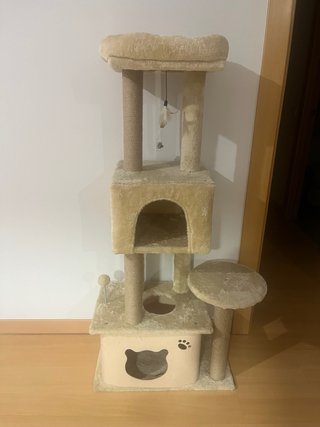 Árbol para gatos con varios niveles