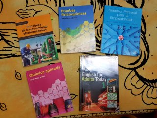 Libros de grado medio en operaciones de laboratori