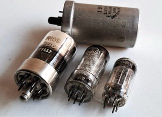 Lote 4 válvulas antiguas de radio Mullard Brimar