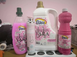 Detergente , suavizante, fregasuelos y ambientador