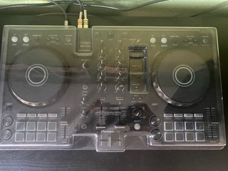 Controladora DJ Pioneer DDJ-FLX4 con Decksaver