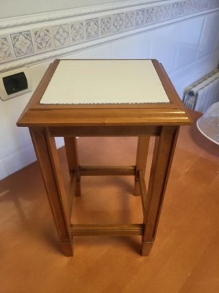 Due Tavolino Sedia Ausiliare in Legno e Ceramica