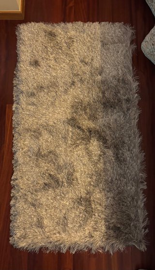 Alfombra gris de poliéster
