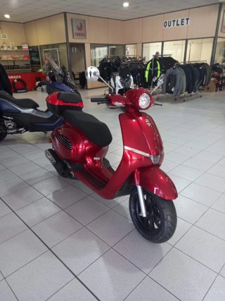 Moto Daelim Besbi 125cc (2022) Para piezas