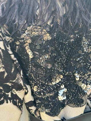 Abrigo Zara studio floral negro y beige XS