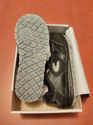 Zapatos de seguridad Cofra.
