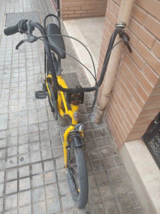 Bicicleta Urbana Amarilla Estilo Cruiser