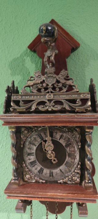 Reloj de pared antiguo