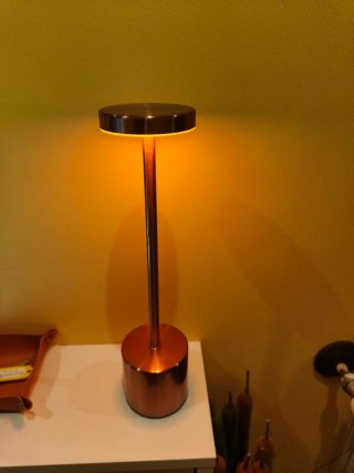 Lámpara LED Inalámbrica Metálica Dorada