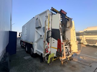 Camión RENAULT D320 Prensa Recolector