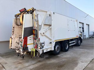 Camión RENAULT D320 Prensa Recolector