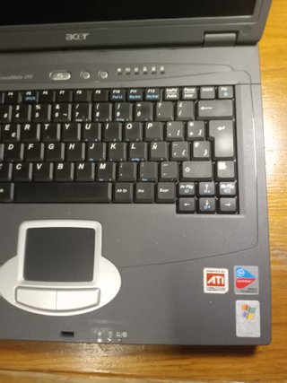 Ordenador portátil Acer Travelmate 292LCi y maleta