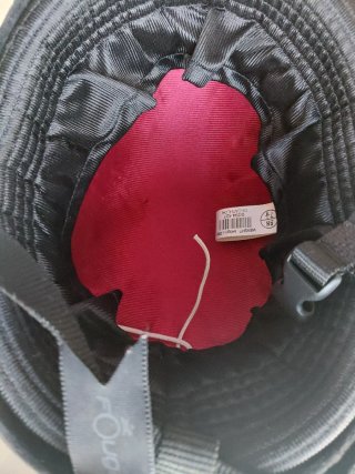 Casco de equitación negro de terciopelo