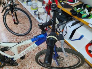 Bicicleta Trek Blanca y Azul