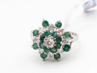 Anillo Oro 18k Diamantes y Esmeraldas