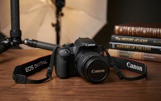 Canon EOS 500D + 2 Objetivos + Trípode + Mochila