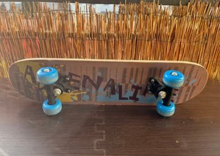 Monopatín Adrenaline