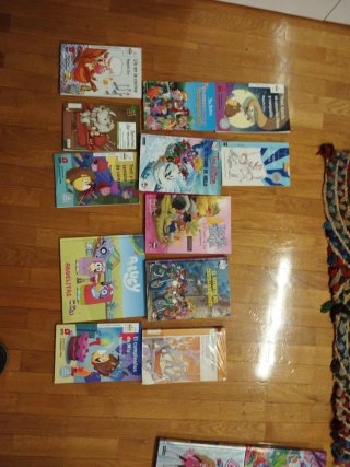 Libros variados de lectura infantil.