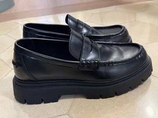 Zapatos Bershka hombre talla 42 negros