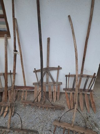 Lote de 6 Aperos de Labranza Antiguos