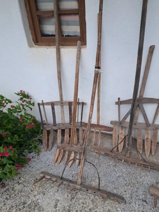 Lote de 6 Aperos de Labranza Antiguos