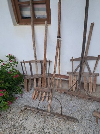 Lote de 6 Aperos de Labranza Antiguos