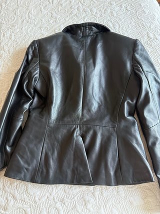 Cazadora de Piel Zara Negra. Vendo por cambio de t