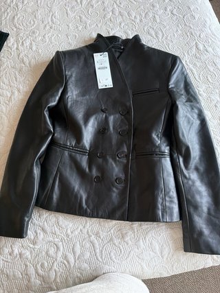 Cazadora de Piel Zara Negra. Vendo por cambio de t