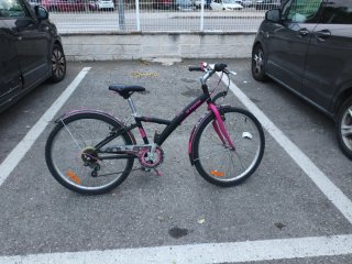 Bicicleta Btwin Morada Niña Ruedas de 24"