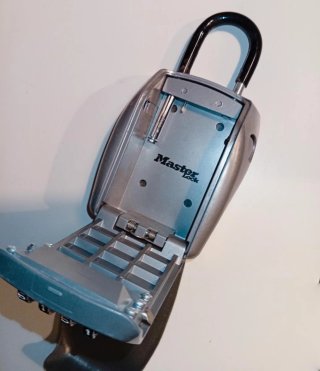 MASTER LOCK caja fuerte
