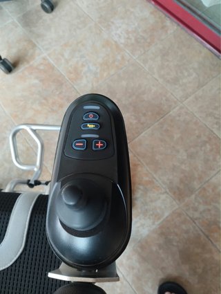 Silla eléctrica para persona con movilidad reducid